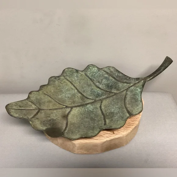 🟢 Vintage Solid Brass, Huge & Loaded With Patina Leaf Center Piece Decor - Rare - Picture 5 of 16